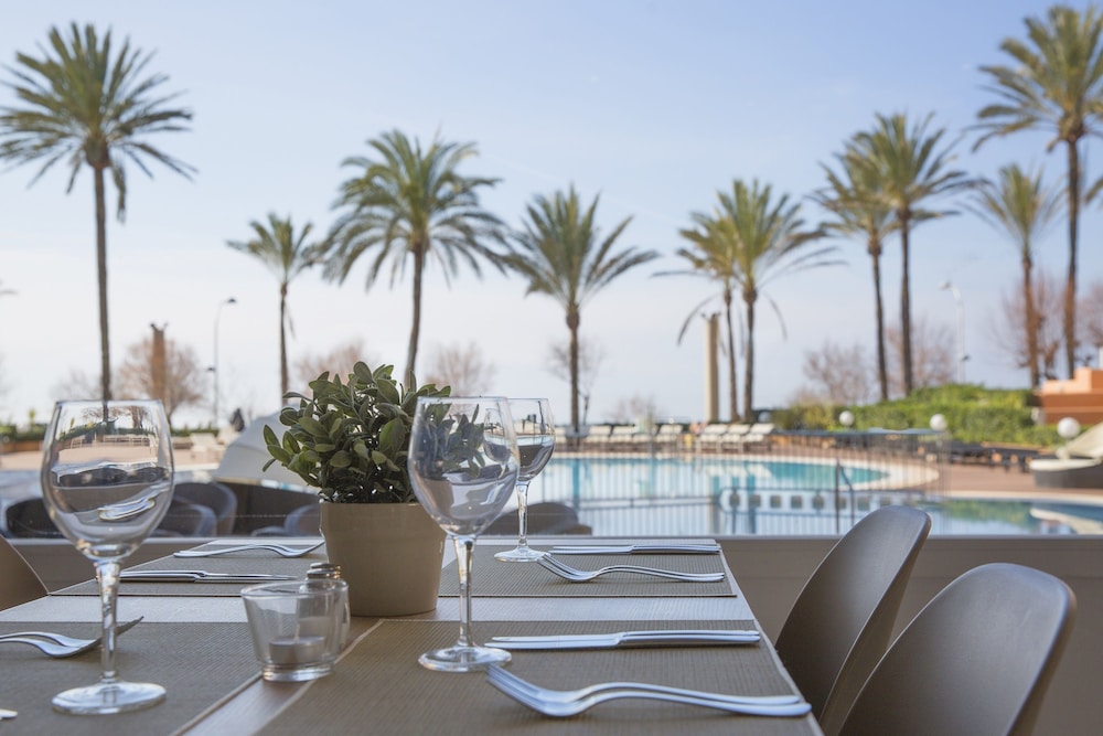 HM Tropical Hotel — Restaurant & bars in Playa de Palma, Balearic Islands