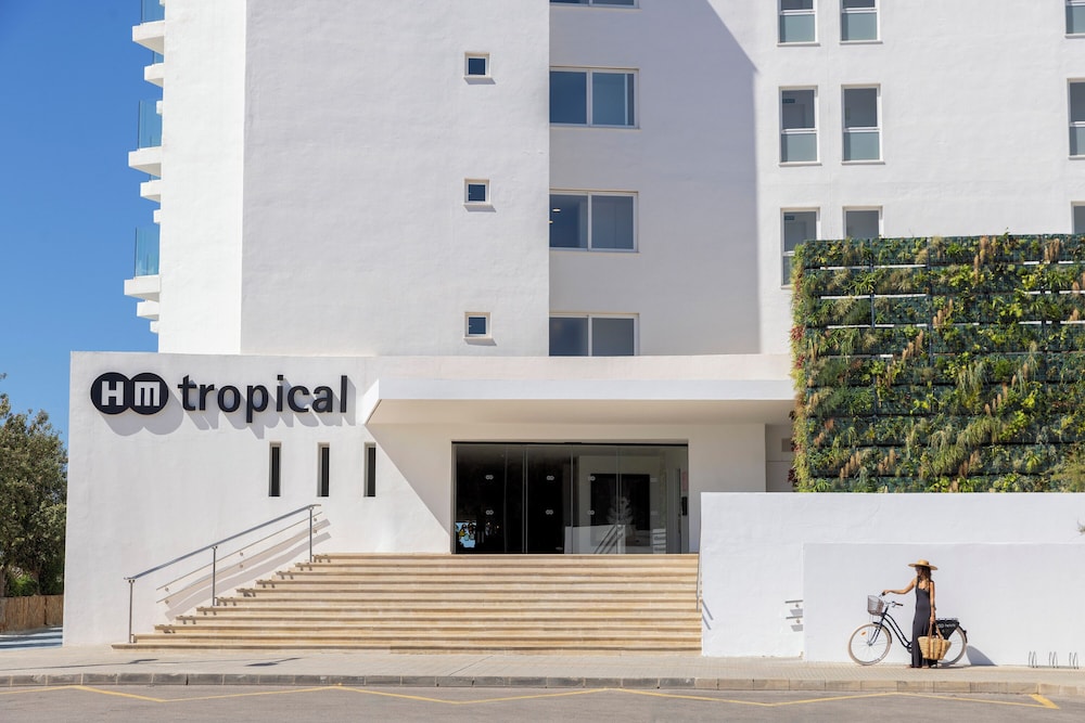 HM Tropical Hotel — Hotel building in Playa de Palma, Balearic Islands