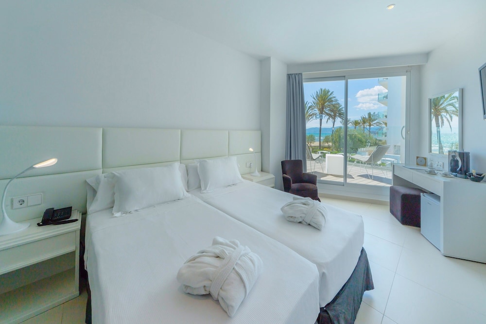 HM Tropical Hotel — Hotel rooms in Playa de Palma, Balearic Islands