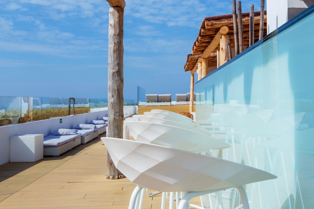 HM Tropical Hotel — Restaurant & bars in Playa de Palma, Balearic Islands