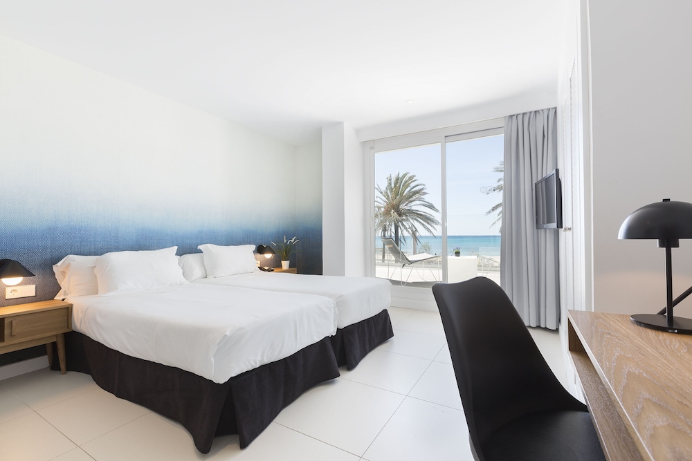 HM Tropical Hotel — Hotel rooms in Playa de Palma, Balearic Islands