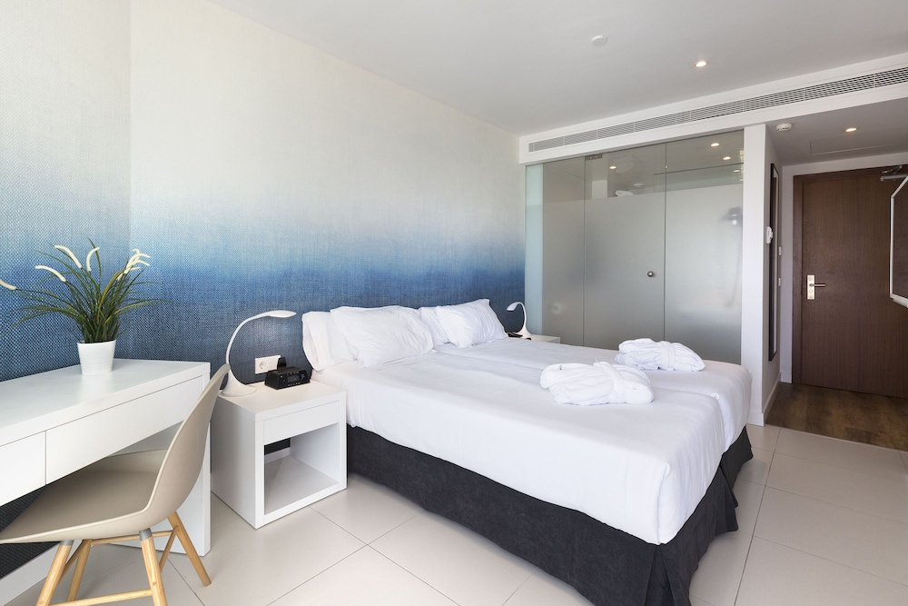 HM Tropical Hotel — Hotel rooms in Playa de Palma, Balearic Islands