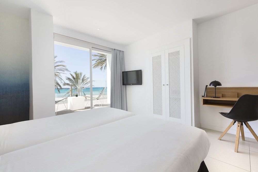 HM Tropical Hotel — Hotel rooms in Playa de Palma, Balearic Islands