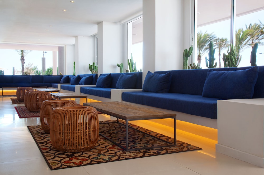 HM Tropical Hotel — Restaurant & bars in Playa de Palma, Balearic Islands
