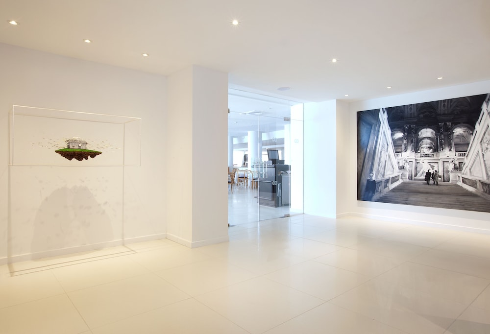 HM Tropical Hotel — Restaurant & bars in Playa de Palma, Balearic Islands