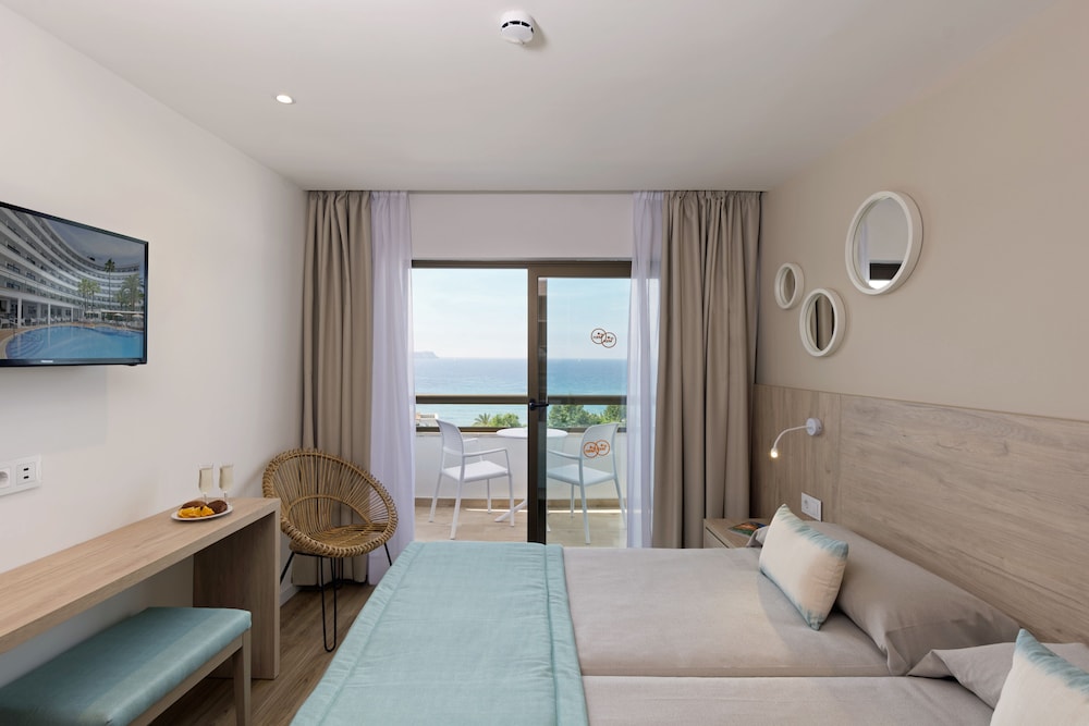 Hotel HSM Linda Playa — Hotel rooms in Peguera, Balearic Islands