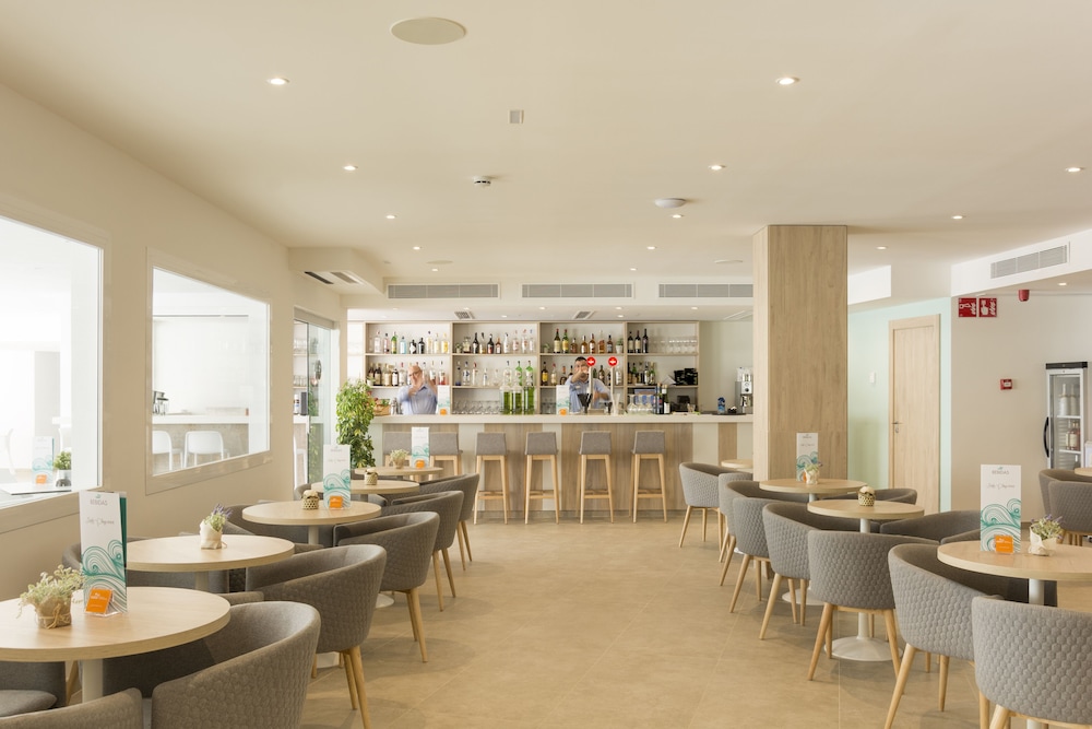 Hotel HSM Linda Playa — Restaurant & bars in Peguera, Balearic Islands