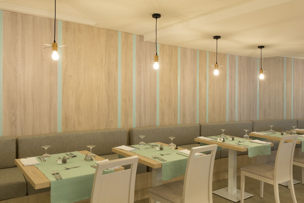 Hotel HSM Linda Playa — Restaurant & bars in Peguera, Balearic Islands