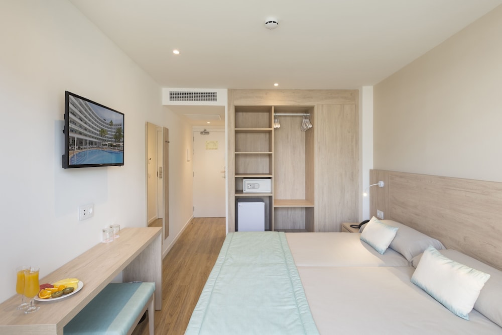 Hotel HSM Linda Playa — Hotel rooms in Peguera, Balearic Islands