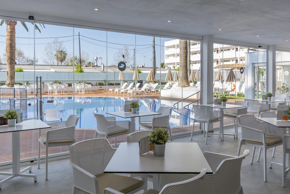 Hotel HSM Linda Playa — Restaurant & bars in Peguera, Balearic Islands