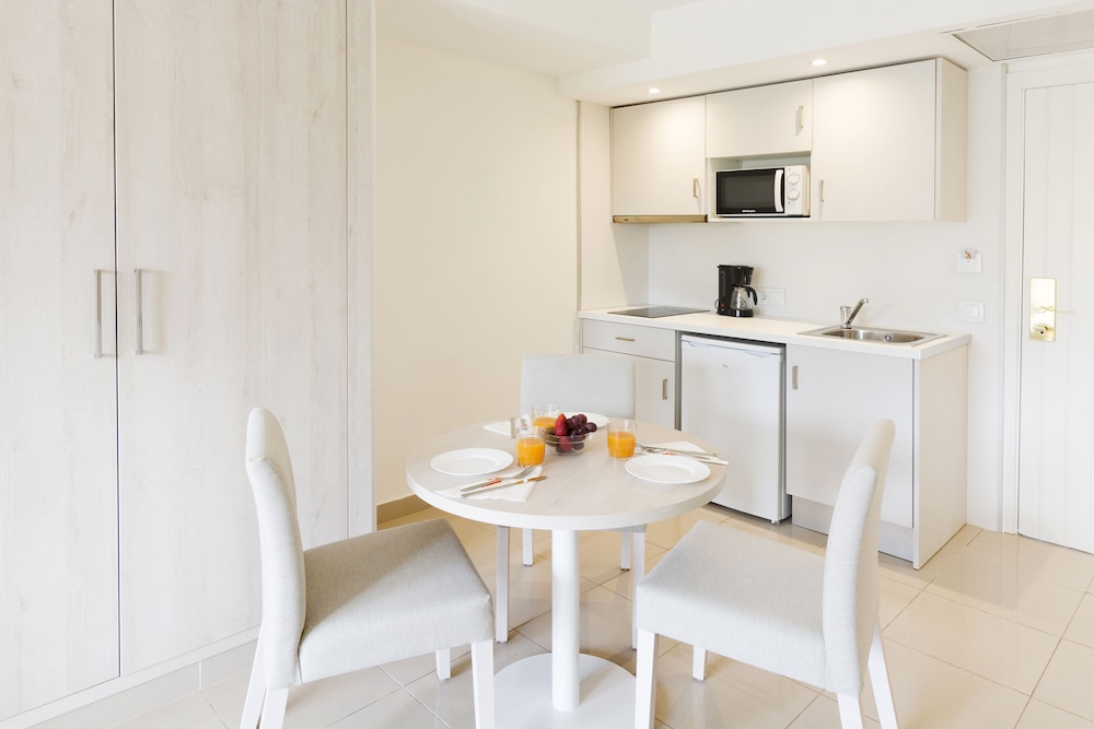 Hotel HSM SOlivera — Hotel rooms in Peguera, Balearic Islands