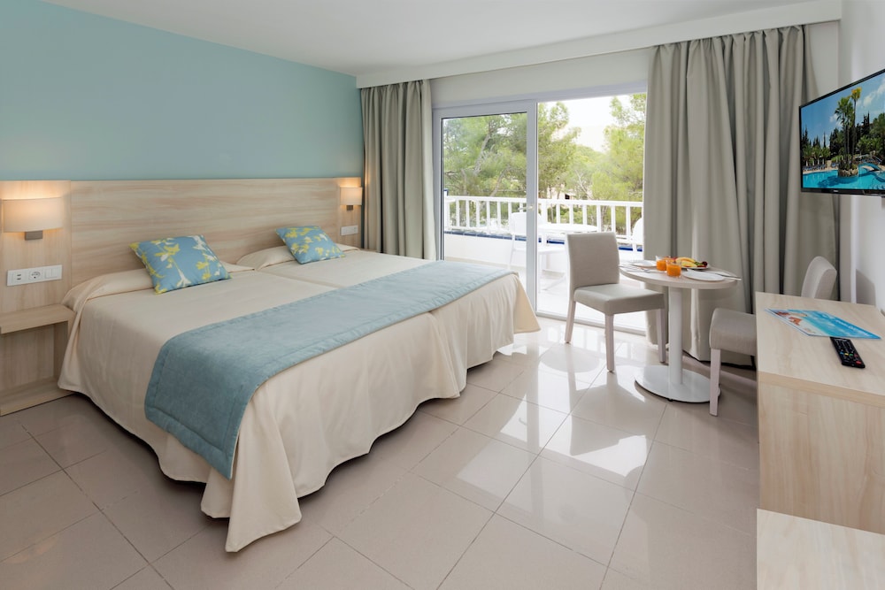 Hotel HSM SOlivera — Hotel rooms in Peguera, Balearic Islands