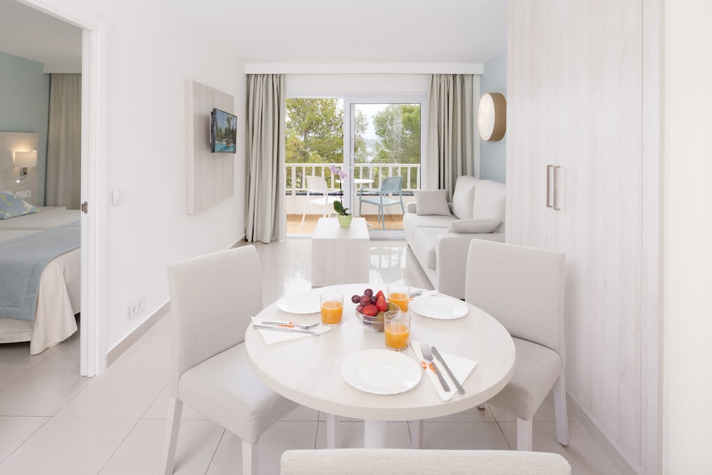 Hotel HSM SOlivera — Hotel rooms in Peguera, Balearic Islands