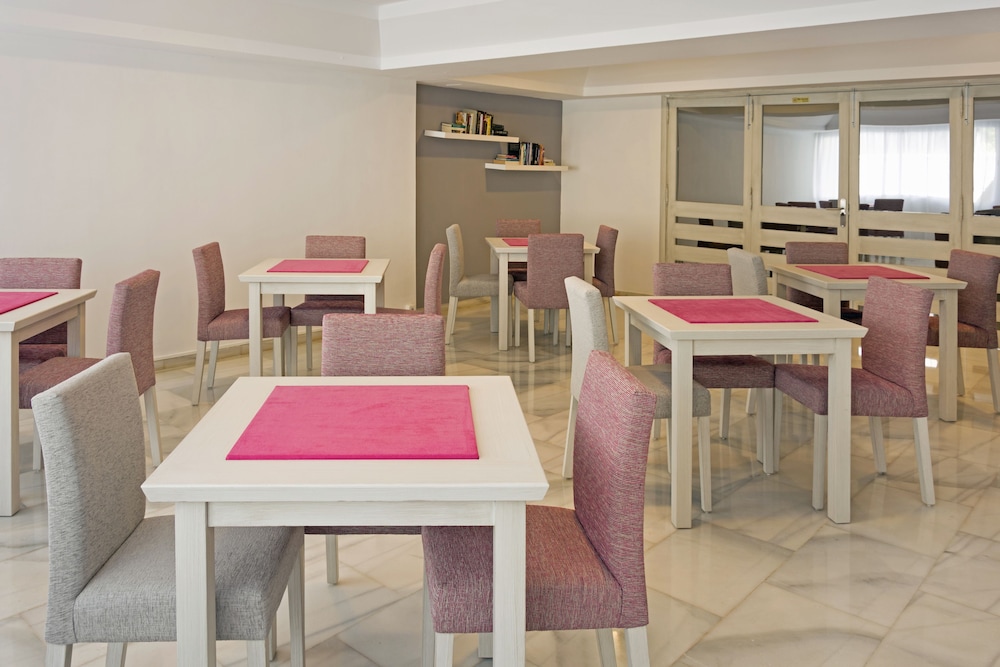 Hotel HSM SOlivera — Restaurant & bars in Peguera, Balearic Islands