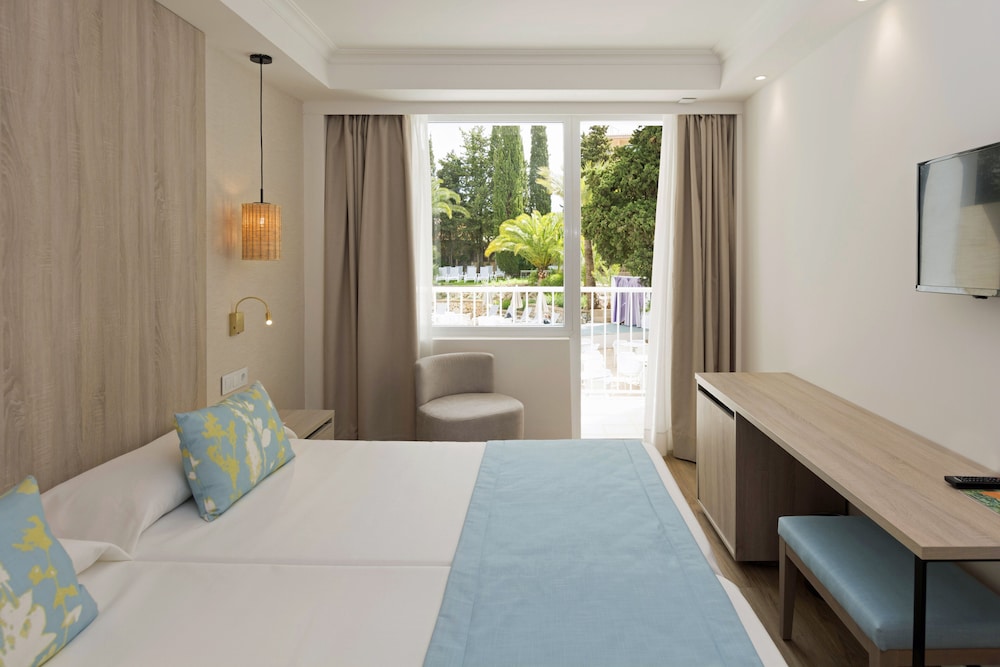 Hotel HSM SOlivera — Hotel rooms in Peguera, Balearic Islands