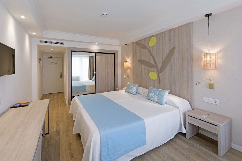 Hotel HSM SOlivera — Hotel rooms in Peguera, Balearic Islands