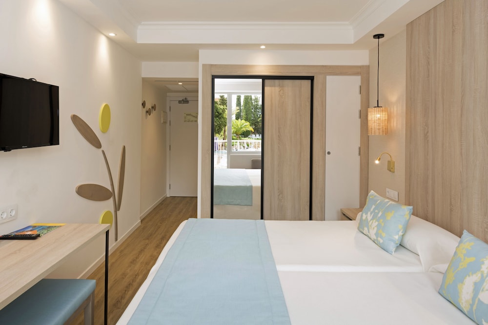 Hotel HSM SOlivera — Hotel rooms in Peguera, Balearic Islands
