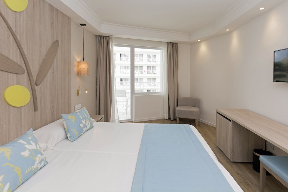 Hotel HSM SOlivera — Hotel rooms in Peguera, Balearic Islands