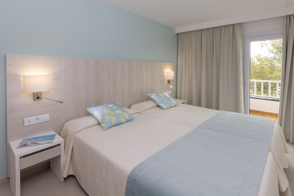Hotel HSM SOlivera — Hotel rooms in Peguera, Balearic Islands