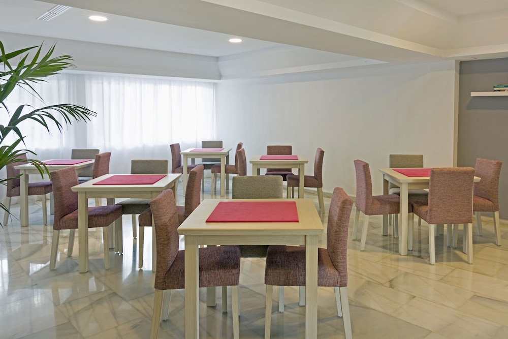 Hotel HSM SOlivera — Restaurant & bars in Peguera, Balearic Islands