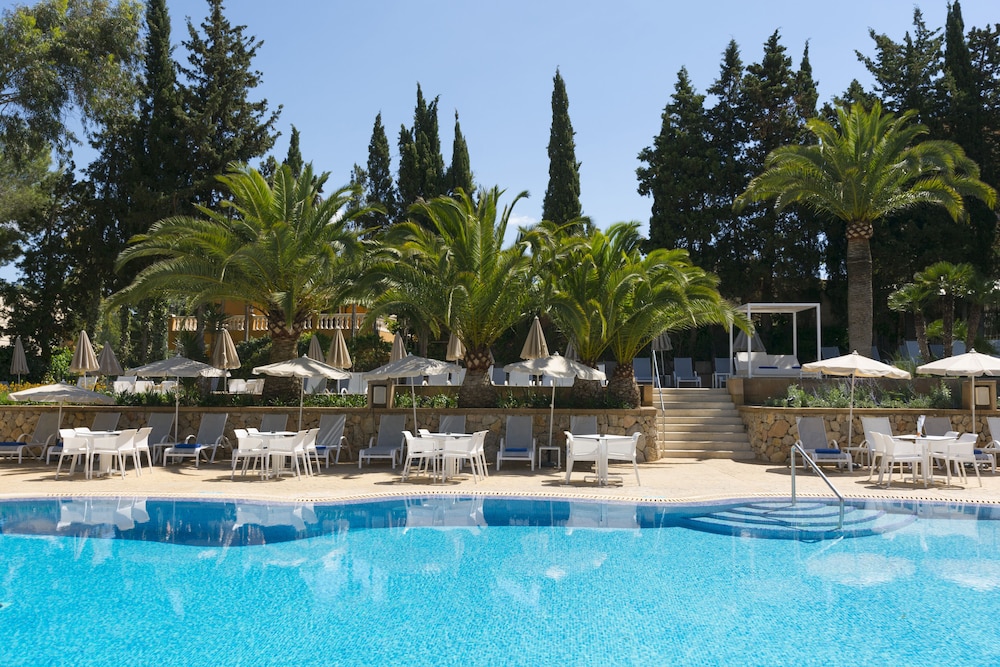 Hotel HSM SOlivera — Swimming pool in Peguera, Balearic Islands
