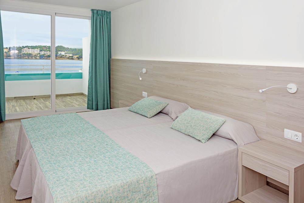 Hotel HSM Sándalo Beach — Hotel rooms in Magaluf, Balearic Islands