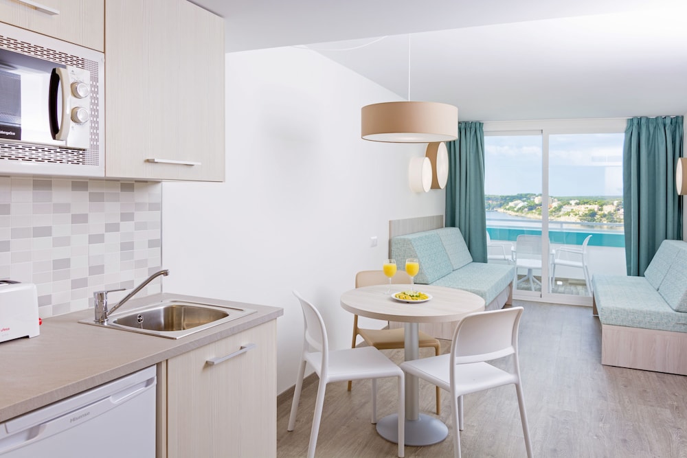 Hotel HSM Sándalo Beach — Hotel rooms in Magaluf, Balearic Islands