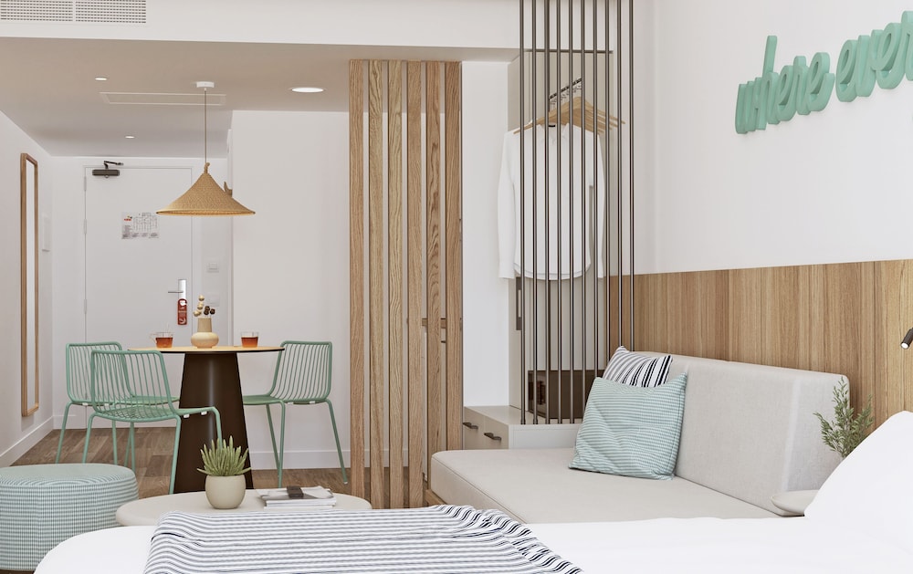 Hotel HSM Sándalo Beach — Hotel rooms in Magaluf, Balearic Islands