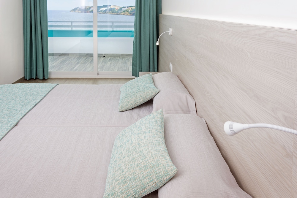 Hotel HSM Sándalo Beach — Hotel rooms in Magaluf, Balearic Islands