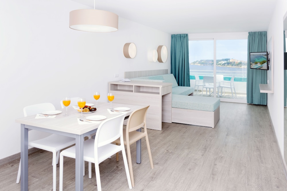 Hotel HSM Sándalo Beach — Hotel rooms in Magaluf, Balearic Islands