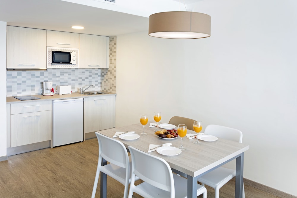 Hotel HSM Sándalo Beach — Hotel rooms in Magaluf, Balearic Islands