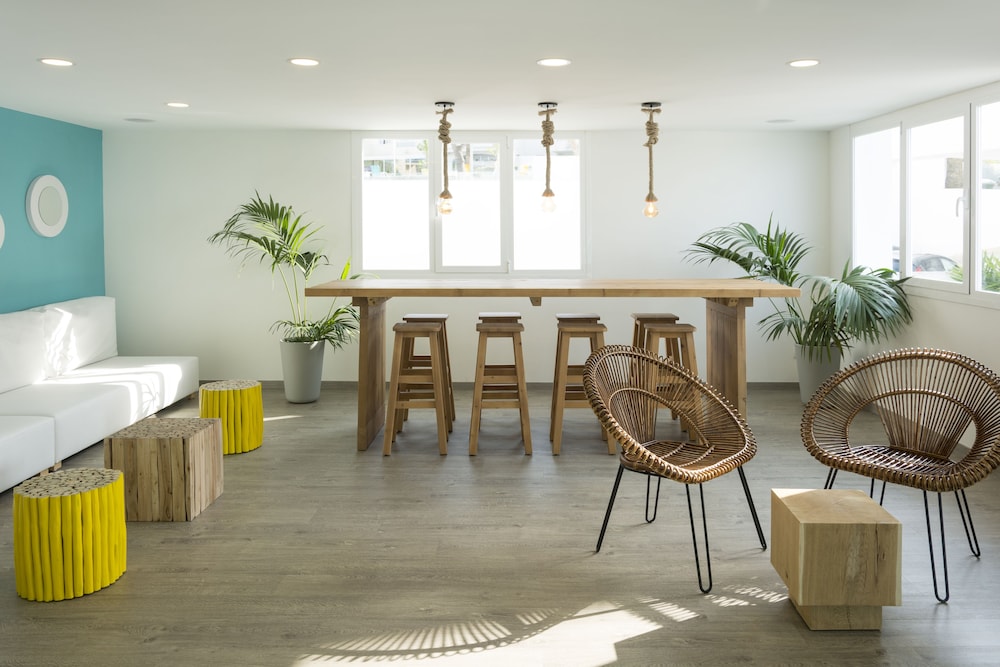 Hotel HSM Sándalo Beach — Restaurant & bars in Magaluf, Balearic Islands