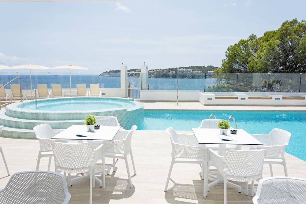 Hotel HSM Sándalo Beach — Swimming pool in Magaluf, Balearic Islands