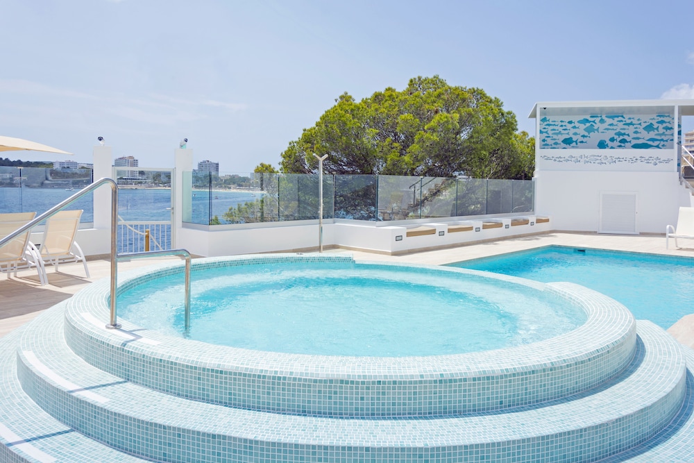 Hotel HSM Sándalo Beach — Swimming pool in Magaluf, Balearic Islands
