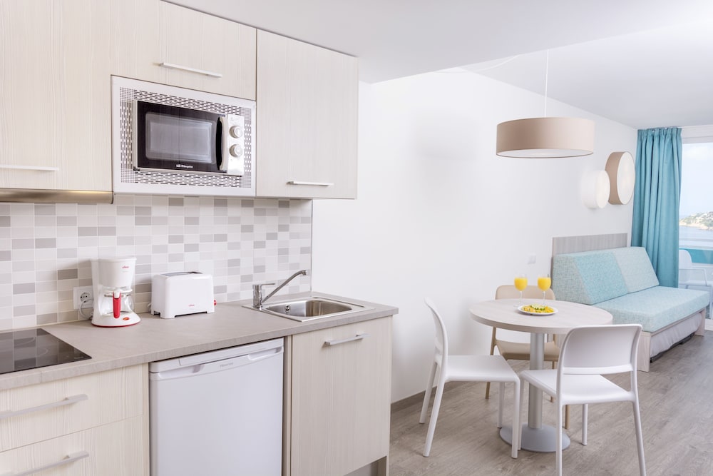 Hotel HSM Sándalo Beach — Hotel rooms in Magaluf, Balearic Islands