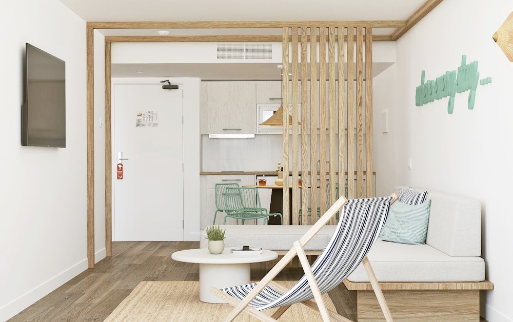 Hotel HSM Sándalo Beach — Hotel rooms in Magaluf, Balearic Islands