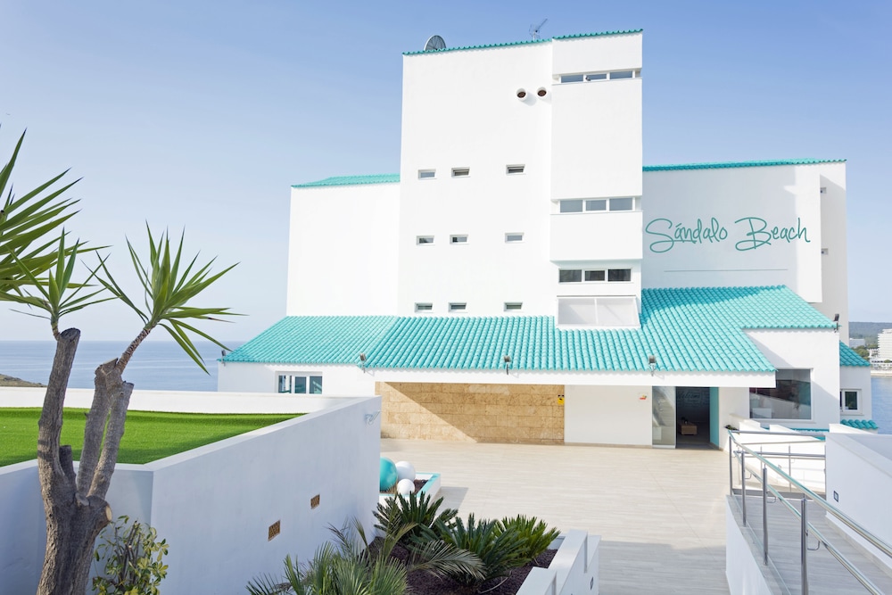 Hotel HSM Sándalo Beach — Hotel building in Magaluf, Balearic Islands