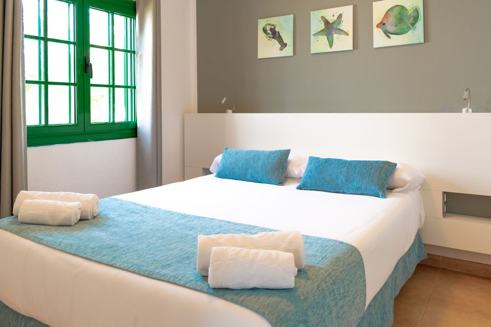 Hyde Park Lane — Hotel rooms in Puerto del Carmen, Canary Islands