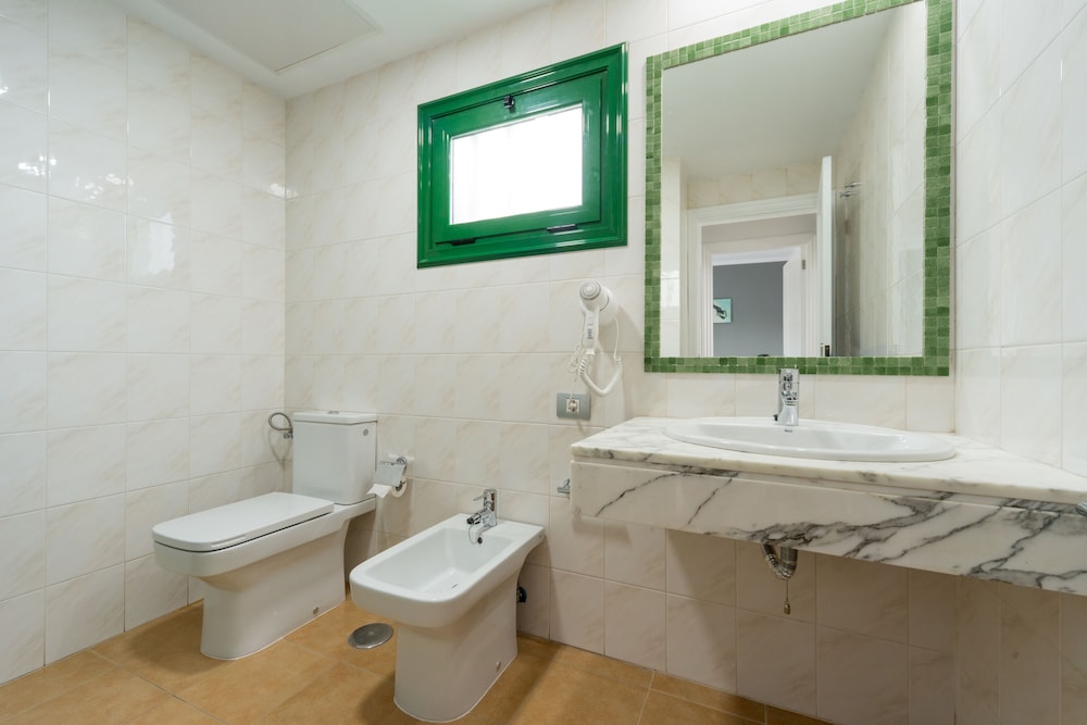 Hyde Park Lane — Hotel rooms in Puerto del Carmen, Canary Islands