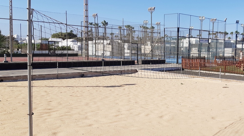 Hyde Park Lane — Sports & recreation in Puerto del Carmen, Canary Islands