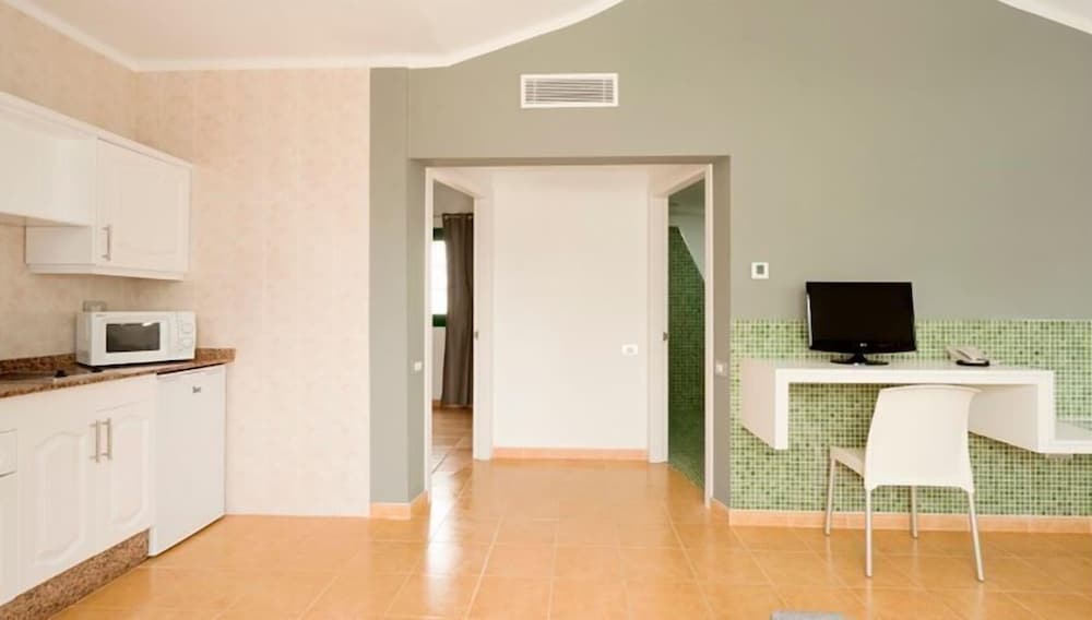 Hyde Park Lane — Hotel rooms in Puerto del Carmen, Canary Islands