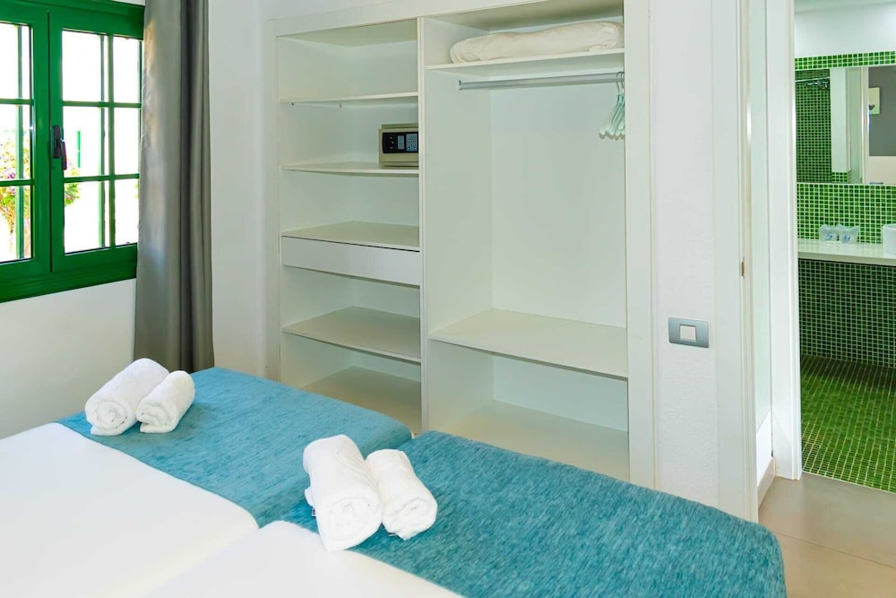 Hyde Park Lane — Hotel rooms in Puerto del Carmen, Canary Islands