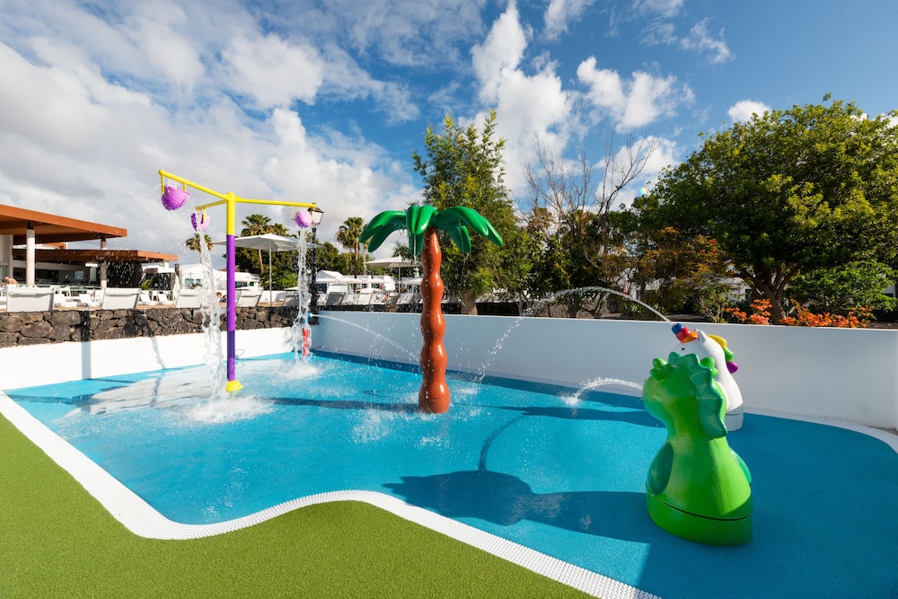Hyde Park Lane — Swimming pool in Puerto del Carmen, Canary Islands
