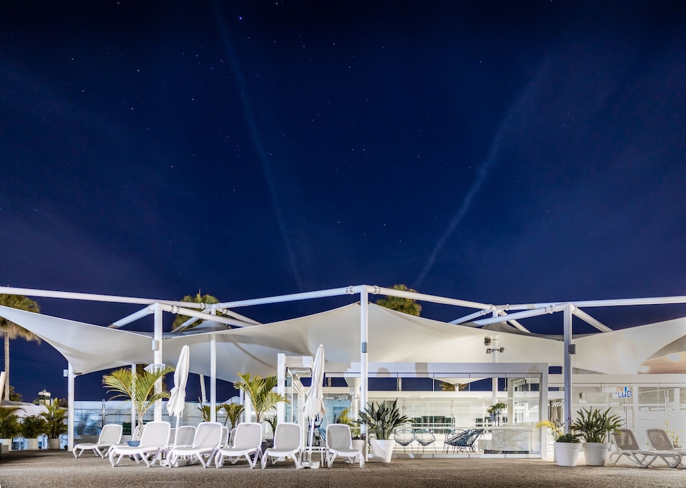 Hyde Park Lane — Restaurant & bars in Puerto del Carmen, Canary Islands