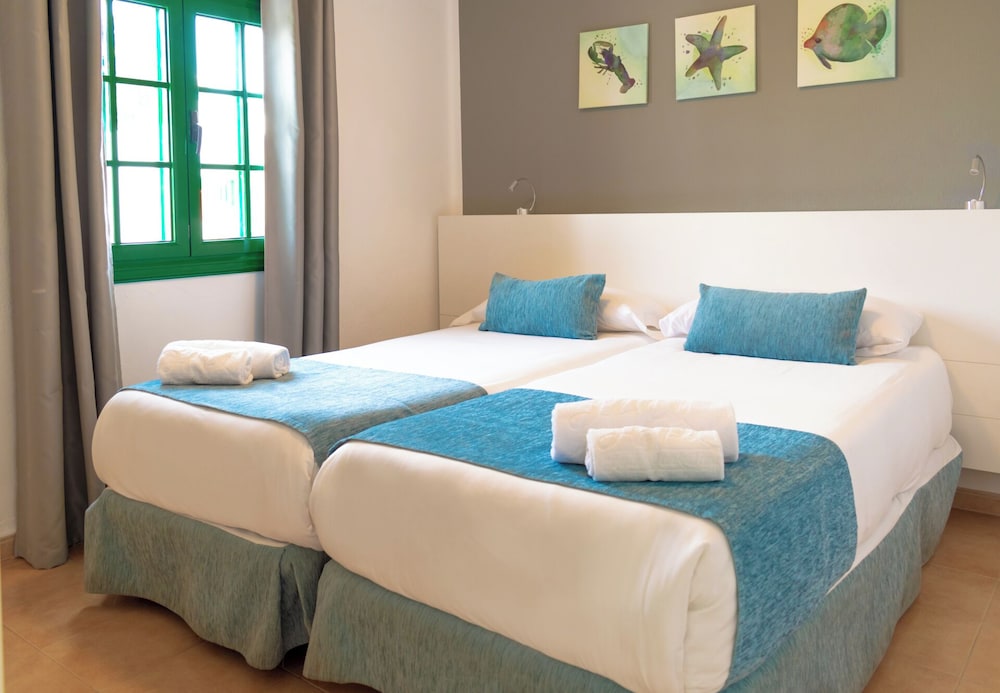 Hyde Park Lane — Hotel rooms in Puerto del Carmen, Canary Islands