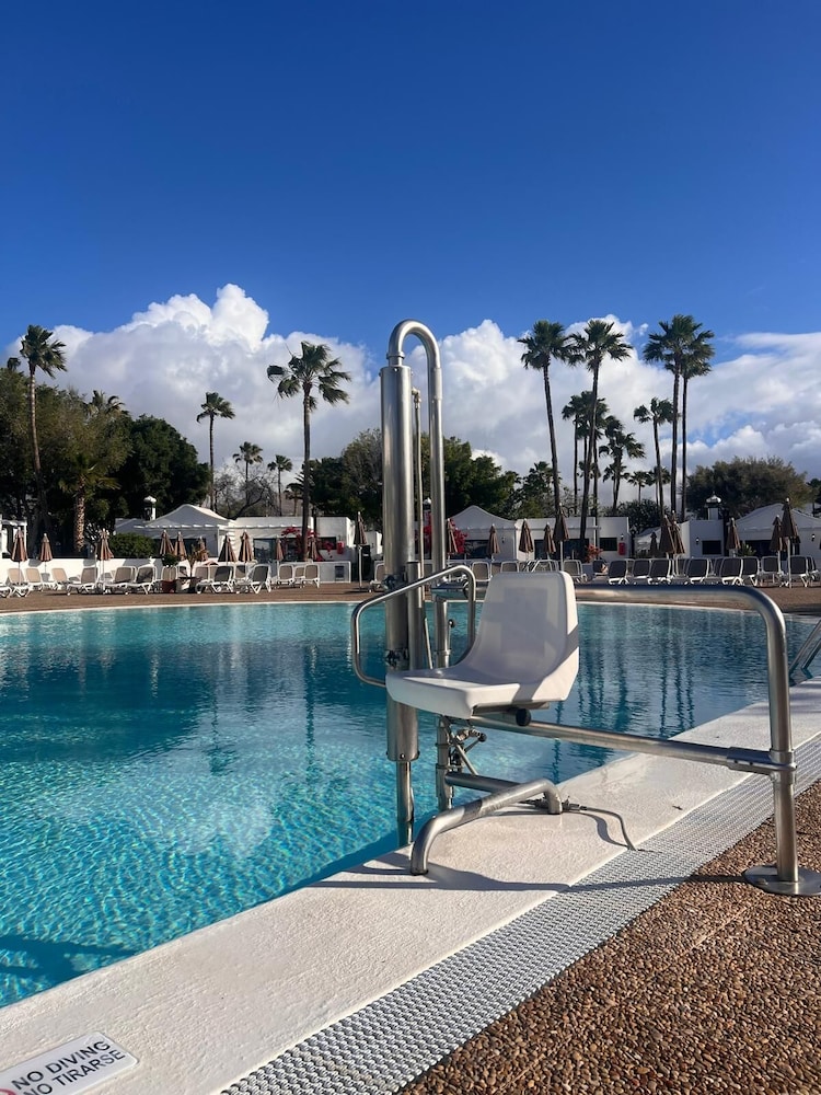 Hyde Park Lane — Swimming pool in Puerto del Carmen, Canary Islands