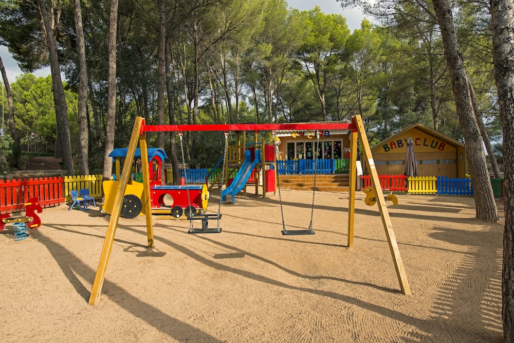 Iberostar Waves Pinos Park — Attractions for children in Capdepera, Balearic Islands