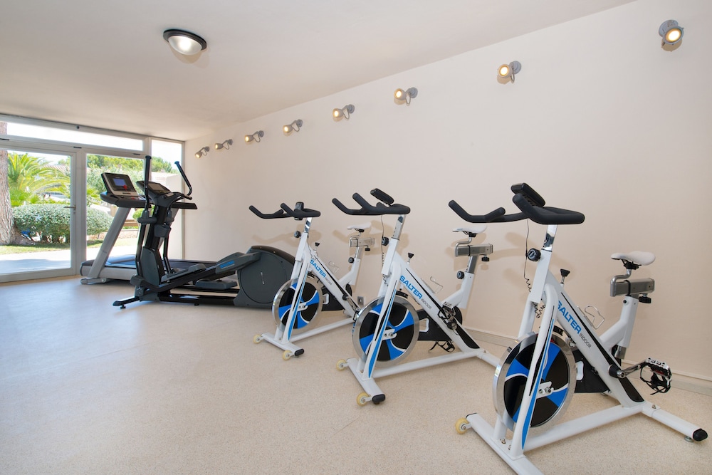 Iberostar Waves Pinos Park — Sports & recreation in Capdepera, Balearic Islands