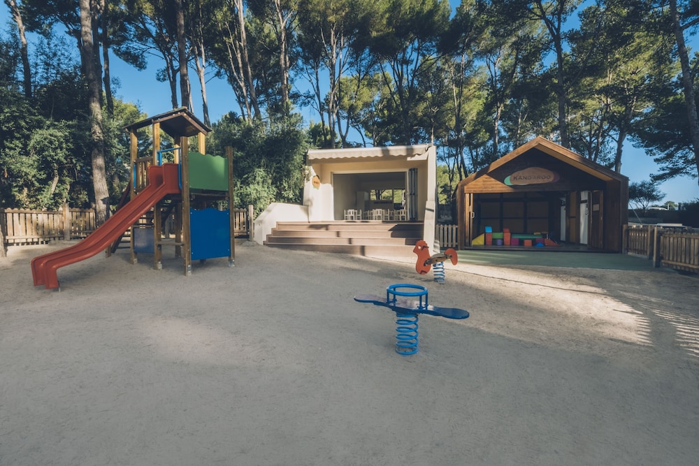 Iberostar Waves Pinos Park — Attractions for children in Capdepera, Balearic Islands