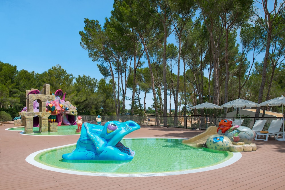 Iberostar Waves Pinos Park — Swimming pool in Capdepera, Balearic Islands